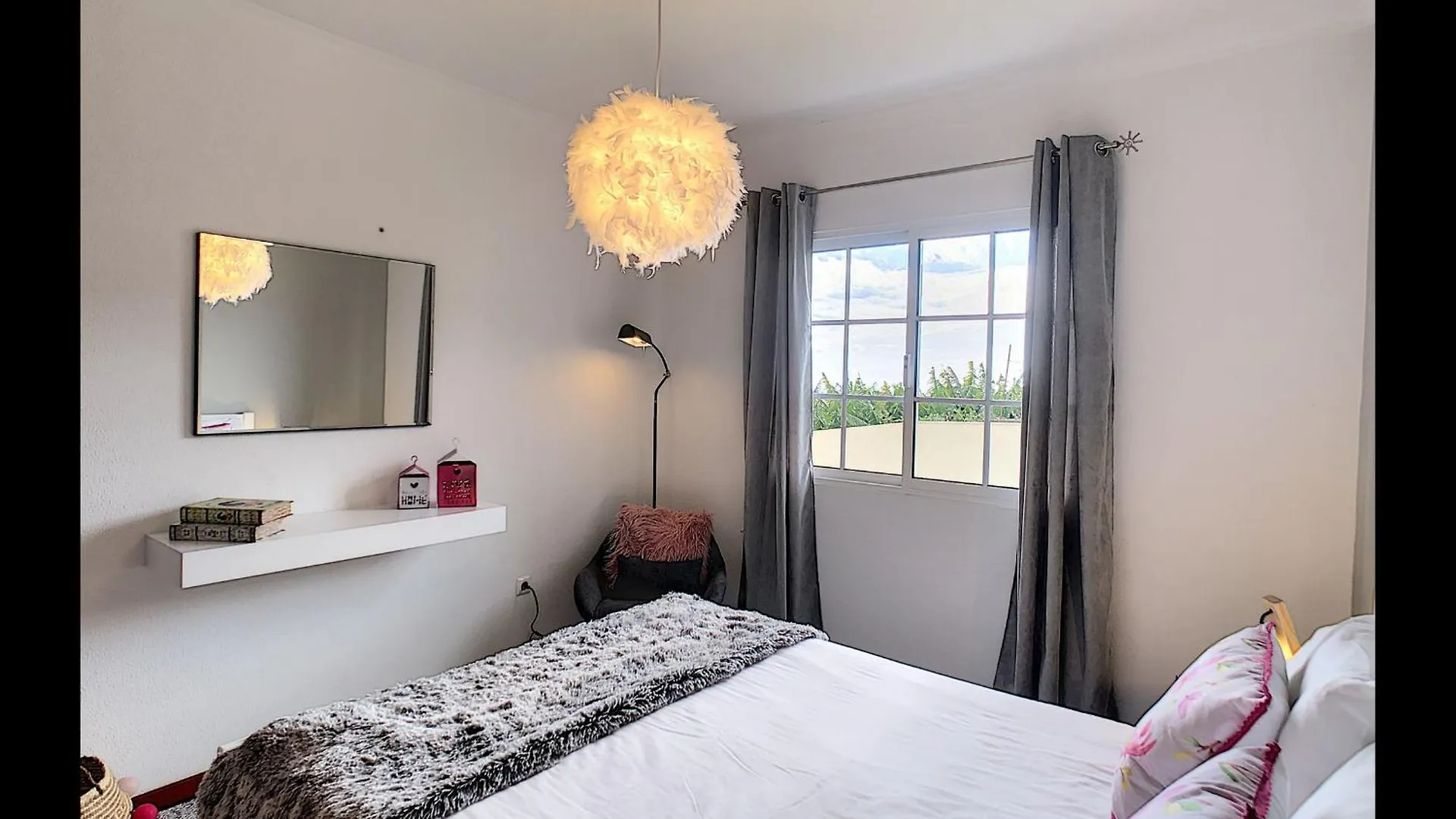 Casa Eleanor By Lovelystay Calheta  Holiday home Calheta (Madeira)